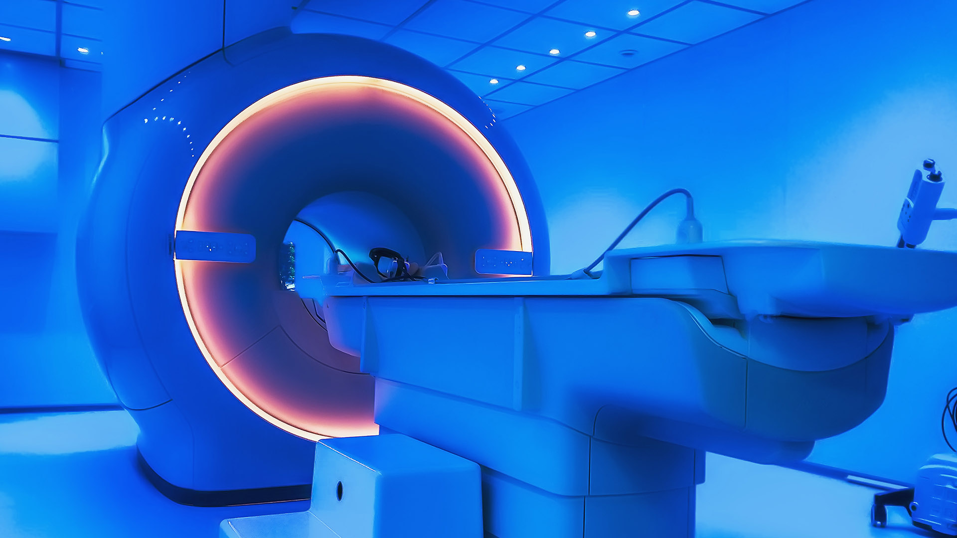 Aparat 3T. MRI. Wenografia MR.